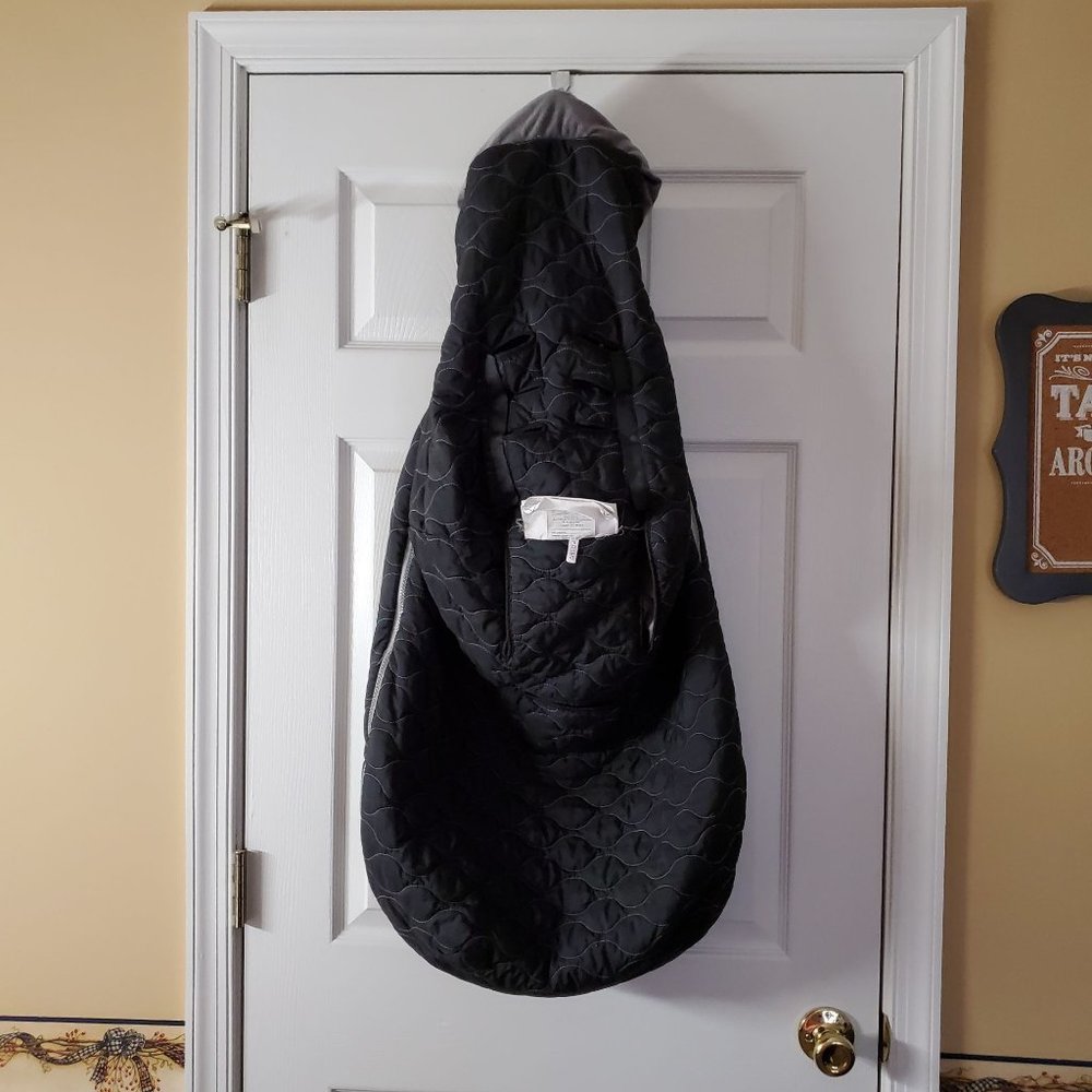 JJ Cole Urban BundleMe Infant to 21 LBS or 1 Year Bundle Me Black with Soft Gray